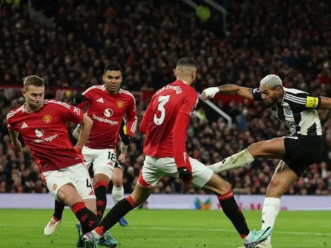 "Tôi đã ở Old Trafford 5 năm rưỡi và gặp nhiều khó khăn"