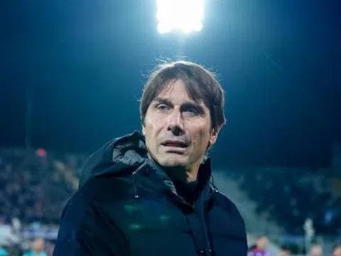 Napoli thắng đậm, Conte bất ngờ bỏ họp báo