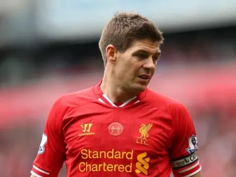 Slot muốn Arnold noi gương Steven Gerrard