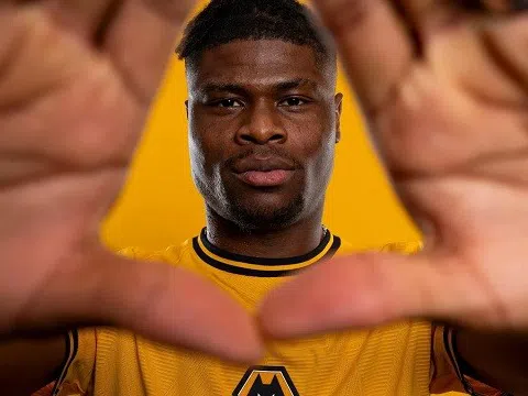 Agbadou có phải là bản hợp đồng giúp Wolves trụ lại Ngoại hạng Anh?