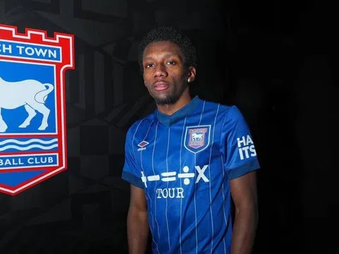 CHÍNH THỨC! Ipswich đón tân binh 20 triệu bảng từ Aston Villa