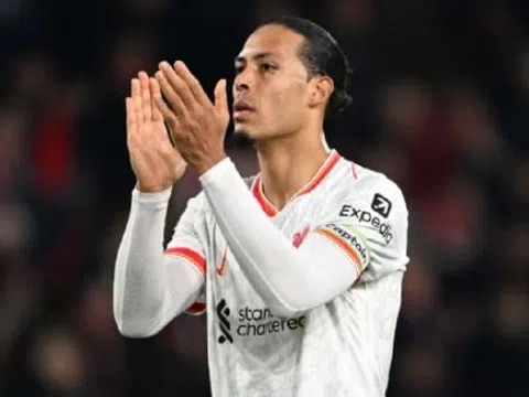 Van Dijk: "Liverpool đang khủng hoảng ư?"