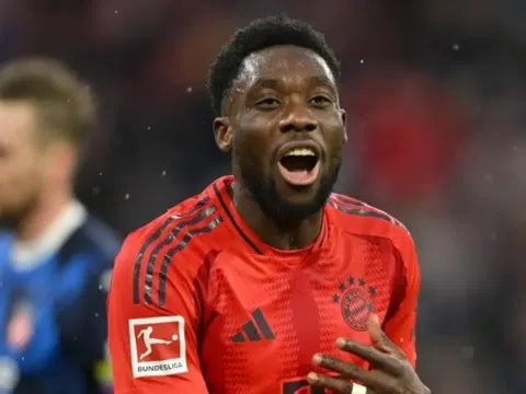 NÓNG! Bayern sắp trói chân thành công Alphonso Davies