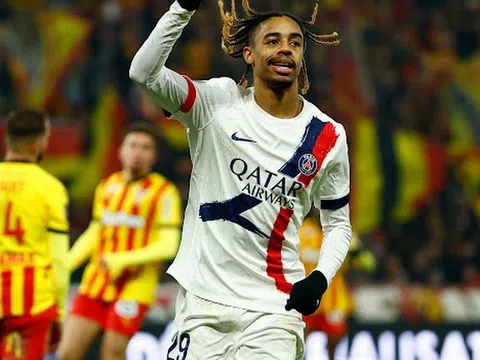 PSG ngược dòng kịch tính, xây chắc ngôi đầu Ligue 1