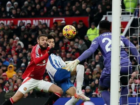 Hủy diệt MU 3-1, Mitoma đi vào lịch sử Premier League