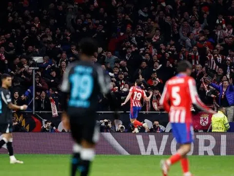 Atletico ngược dòng hạ Bayer dù mất người từ sớm