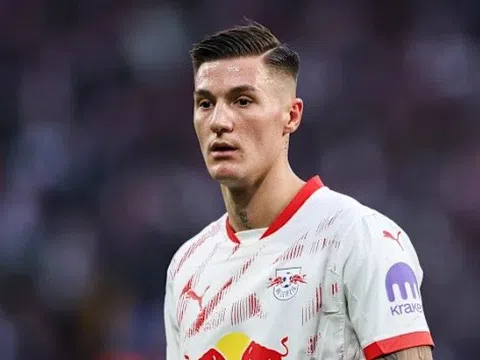 HLV Leipzig gieo sầu cho Arsenal trong thương vụ Benjamin Sesko