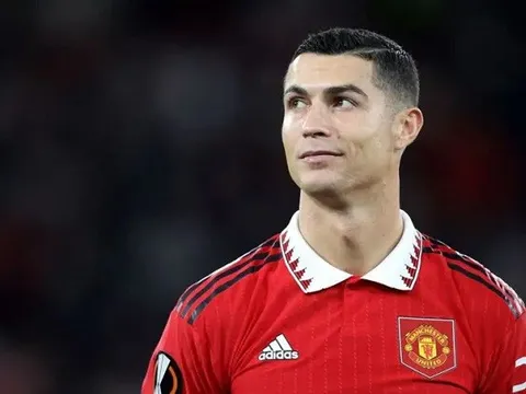 Lý do gây sốc đằng sau việc nhà Glazer tránh đưa MU đến Tampa, Ronaldo đã đúng