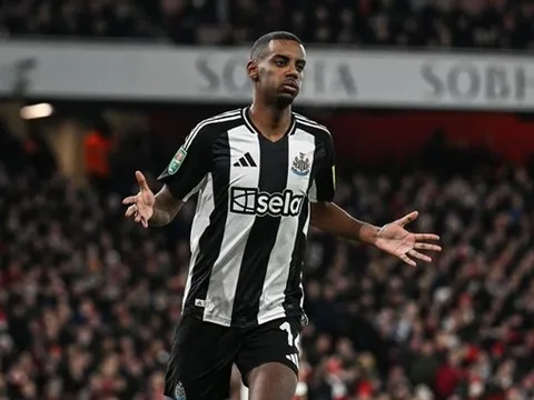 Arsenal hết cơ hội chiêu mộ Isak trong tháng 1