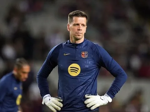 HLV Hansi Flick giữ niềm tin vào Wojciech Szczesny