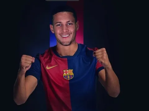 Barca công bố tân binh