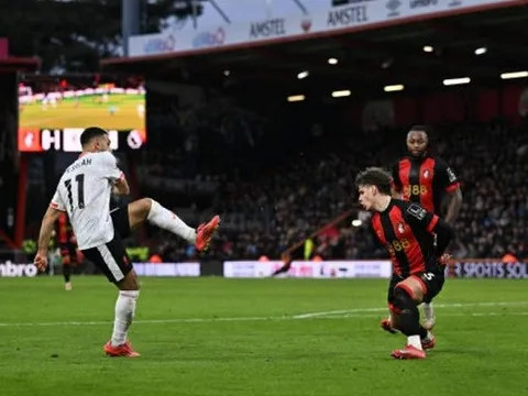 5 điểm nhấn Bournemouth 0-2 Liverpool: Mohamed Salah – Cỗ máy ghi bàn không thể ngăn cản; Bản lĩnh của đội bóng lớn