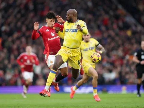 "Man United là đội bóng rất tệ trong hiệp một"