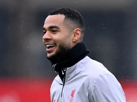 Gakpo chứng minh Liverpool chẳng cần tới Kvaratskhelia