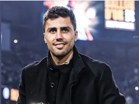 Rõ lý do Man City đăng ký Rodri tại Champions League
