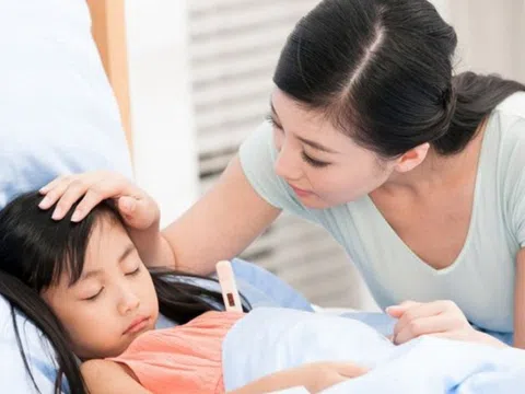 Cha mẹ được nghỉ bao nhiêu ngày để chăm sóc con ốm đau?