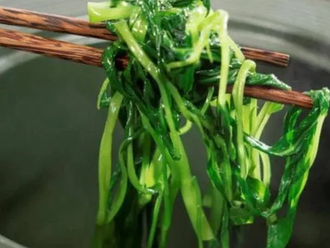 Luộc rau đậy vung thì vàng, mở ra mất chất: Đây mới là cách để rau xanh giòn
