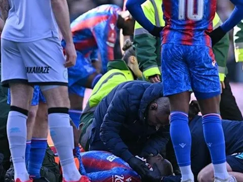 Crystal Palace vào tứ kết FA Cup, Mateta dính chấn thương nặng