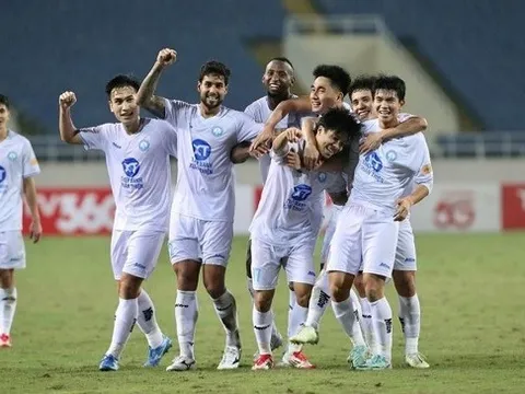 Nam Định thăng hoa ở V-League sau cú sốc Cúp C2 châu Á