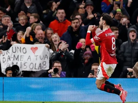 CĐV M.U nói cùng 1 điều về Bruno Fernandes sau trận thua Fulham