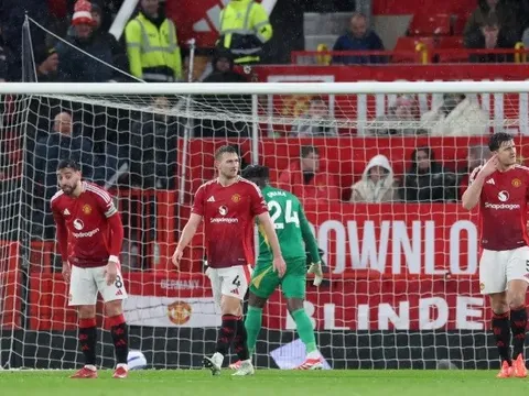 Điểm sáng bất ngờ của M.U trong ngày bị loại khỏi FA Cup