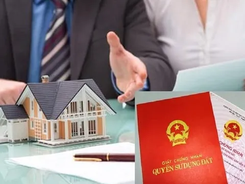 Sang tên sổ đỏ cho con: Nên cho tặng hay thừa kế thì tốt hơn?