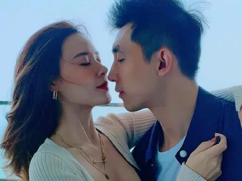 Midu có hành động gây chú ý khi đi sự kiện làm dấy lên nghi vấn đang mang thai