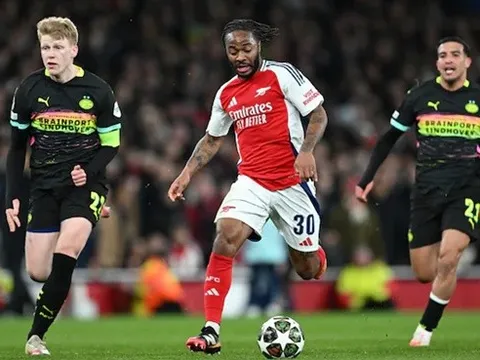 Sterling tự cứu lấy chính mình sau trận thắng của Arsenal