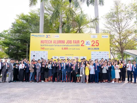 HUTECH ALUMNI JOB FAIR 2025: Cựu sinh viên trở thành nhà tuyển dụng, về trường “săn” nhân sự