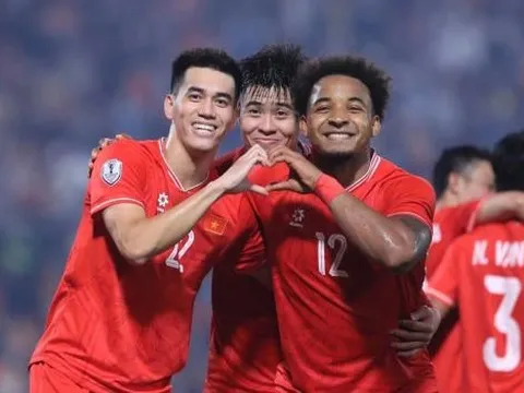 Thăng tiến mạnh mẽ, ĐT Việt Nam thua Thái Lan 10 bậc trên BXH FIFA