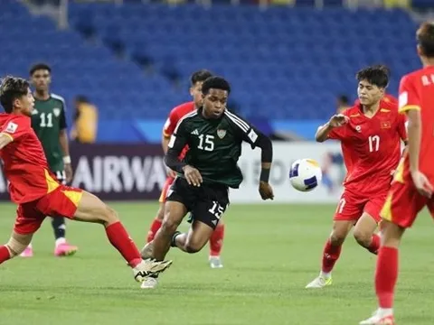 U17 Việt Nam: Cầm vàng lại để vàng rơi