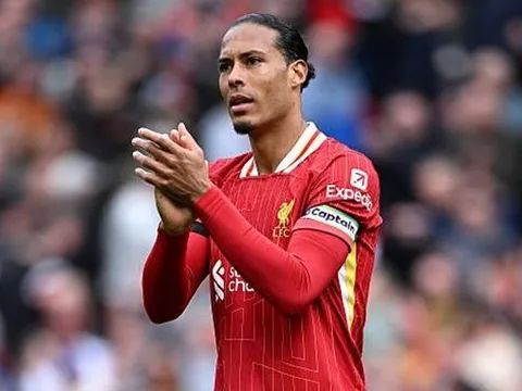 Liverpool thắng kịch tính, Van Dijk lên tiếng về va chạm với Robertson