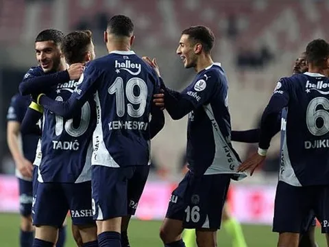 Mourinho thắng 3 trận liên tiếp với Fenerbahce