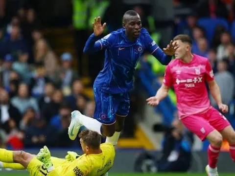 Nicolas Jackson phơi bày lỗ hổng của Chelsea