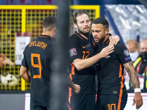 Lập cú đúp nhưng hàng thủ phá game, Depay chửi thề