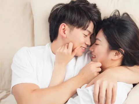 Phụ nữ có 'nhu cầu mạnh mẽ' nhất vào hai khoảng thời gian này, đàn ông hãy chú ý