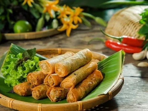 Rám nem thả ngay vào chảo dầu nóng là dại: Làm thêm bước này nem giòn tan, để lâu không lo ỉu