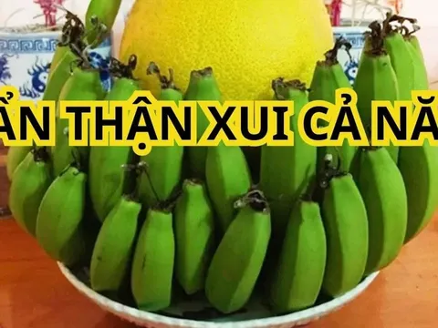Mua chuối thắp hương có nên ghép 2 nải chuối lại với nhau rồi dâng lên bàn thờ không?