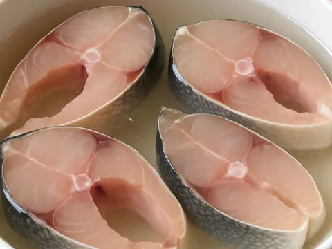 Bất cứ loại cá gì, cứ ngâm trong nước này khử sạch mùi tanh, cá ngọt, chắc thịt ngon gấp nhiều lần