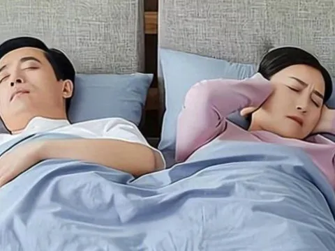 Ngủ riêng giường ở tuổi trung niên: 3 hệ quả nghiêm trọng vợ chồng cần biết