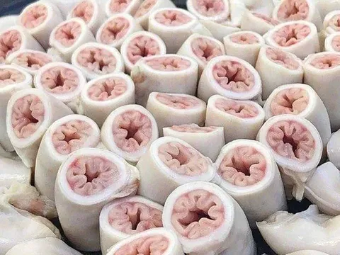 Sử dụng lòng lợn không đúng cách có thể gây hại sức khỏe nghiêm trọng, chuyên gia cảnh báo