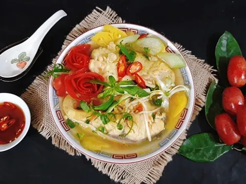 Nấu canh cá bỏ hành và cà chua thôi là dại: Thả loại quả này vào món ăn hết sạch mùi tanh, ngọt vị