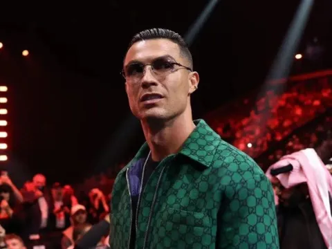 Thu nhập Cristiano Ronaldo vượt xa các sao thể thao khác năm 2025