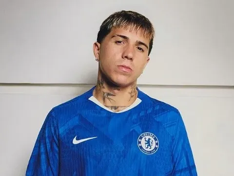 Chelsea công bố áo mới nhưng không ra mắt ở trận gặp Man Utd