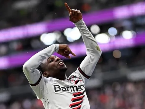 Arne Slot giữ bí mật khi Liverpool tiến gần ký hợp đồng với Frimpong