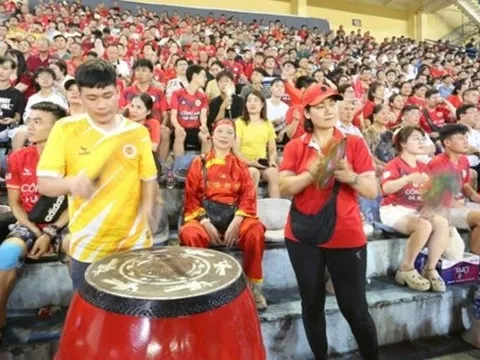 CAHN xin lỗi và hoàn tiền CĐV không vào được sân Hàng Đẫy