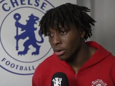 Patrick Dorgu nói về tâm trạng tức giận trong phòng thay đồ Man United