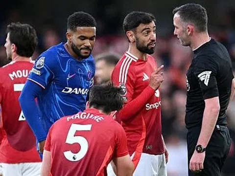 Thua Chelsea, Man United bị phạt thêm khoản tiền lớn