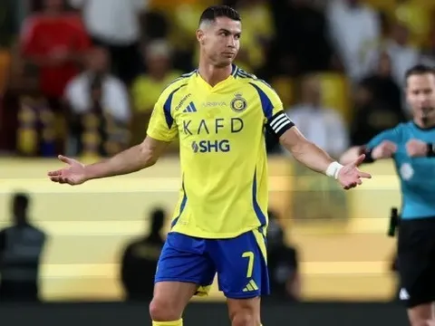 Ronaldo hứng chịu cơn thịnh nộ từ CĐV Al Nassr