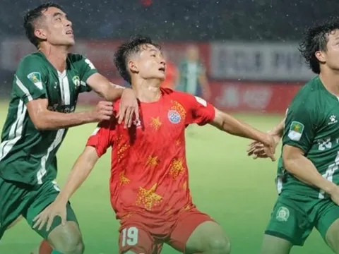 Công Phượng im tiếng, Bình Phước bị PVF cầm chân trong thế thiếu người